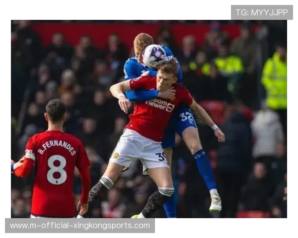 英超“禁手门”：为了阻止升班马冲击前二，裁判在埃弗顿禁区里张开手球判决背后的真相